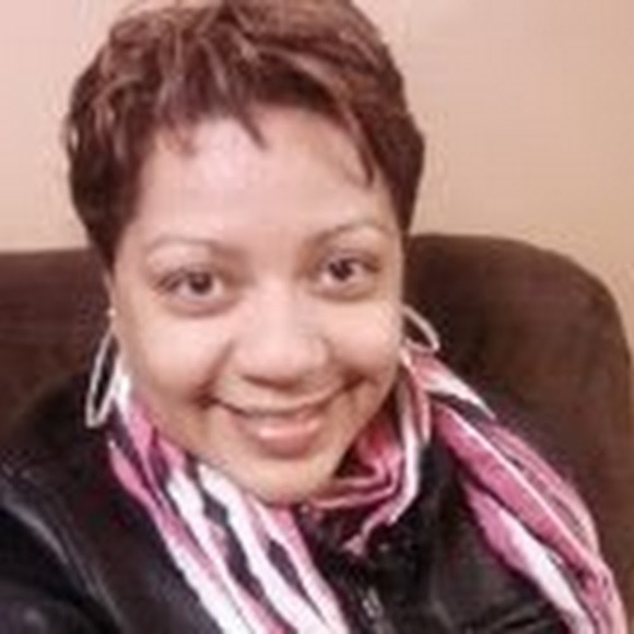 Meet your Posher, Fatima - Picture 1 of 1